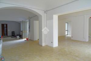 NEGOZIO A ALESSANDRIA