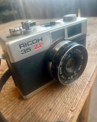 Macchina fotografica ricoh 35 zf