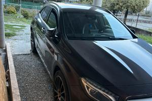 MERCEDES GLA 200d 4MATIC