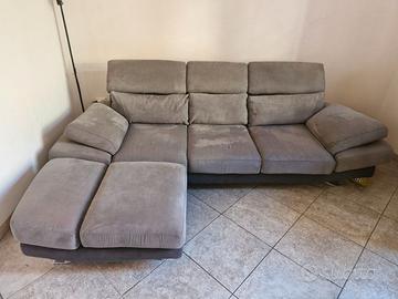 Divano con Pouf Poltronesofà modello Baricella
