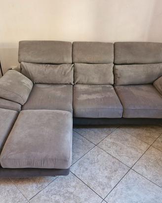Divano con Pouf Poltronesofà modello Baricella