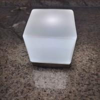 Lampada cubo comodino