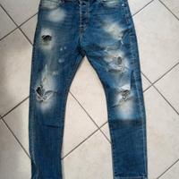 Jeans Strappati