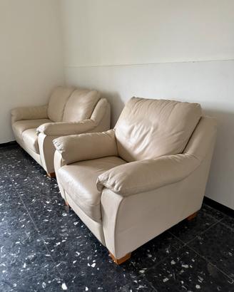 poltrona e divano in pelle Natuzzi