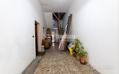 Casa indipendente con Terrazzo