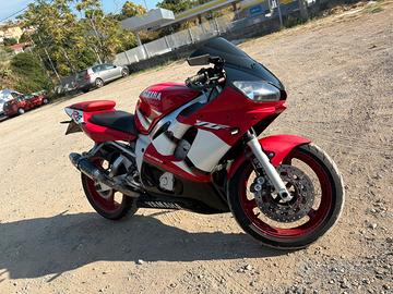 Yamaha R6