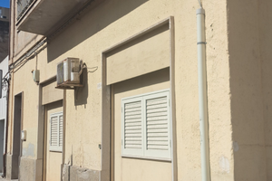Locale 85m² via Archi Trapani