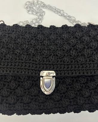 Borsa ricamata a mano 30€