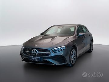 MERCEDES-BENZ A 250 e con tecnologia ibrida EQ