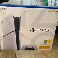Playstation 5 slim con 2 giochi