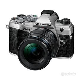 OM SYSTEM OM 5 + 12-45 MM PRO