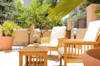 Bilocale o 800 m al centro o patio esterno privato