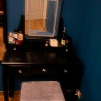 Postazione trucco con specchio a led