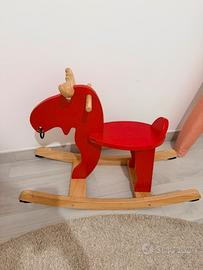 Alce a dondolo IKEA EKORRE in legno rosso