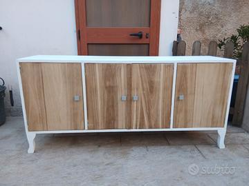 Mobile Madia in legno naturale