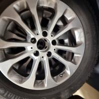 Gomme invernali con cerchioni in lega 215/60 R17