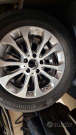 Gomme invernali con cerchioni in lega 215/60 R17