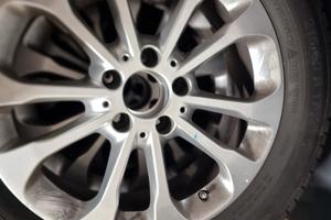 Gomme invernali con cerchioni in lega 215/60 R17