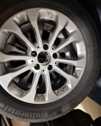 Gomme invernali con cerchioni in lega 215/60 R17