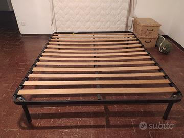 Struttura letto matrimoniale 