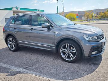 VOLKSWAGEN Tiguan 2.0 TDI DSG R-Line