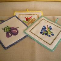 3 PRESINE IN TELA AIDA RICAMATE A PUNTO CROCE