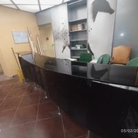 Reception  di pregio con vetro sagomato