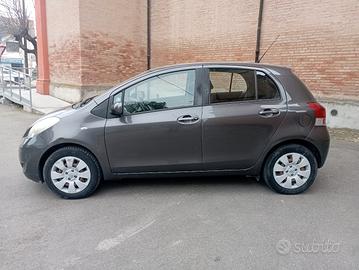 TOYOTA YARIS 1.0 cc benzina