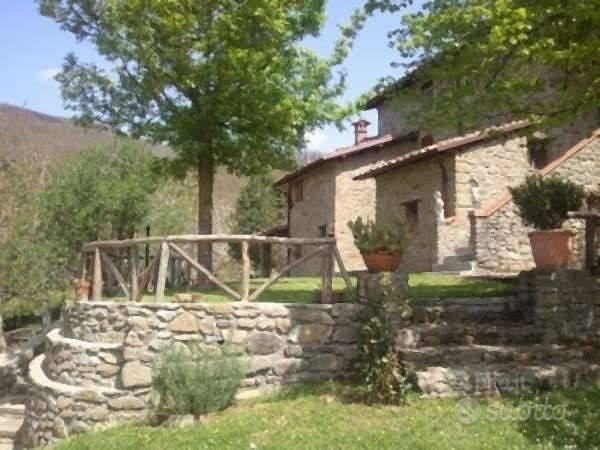 Rustico / Casale di 400 m² con più di 5 locali a S - Vista 5