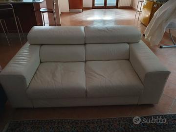 Divano di pelle bianca 2 posti