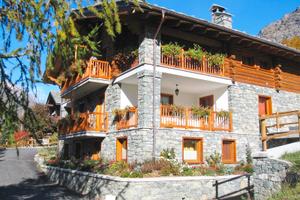 Grazioso chalet a Brusson zona laghetto