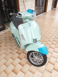 Piaggio Vespa 310 GTS hpe Verde amabile