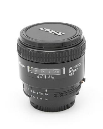 Nikon af-d 85mm f/1.8
