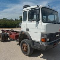 Autocarro 2 assi Iveco 145.17
