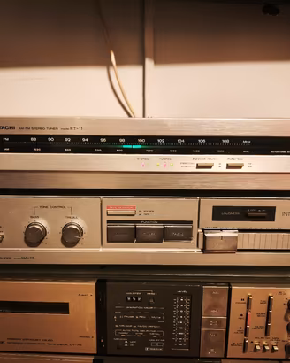 🎵 amplificatore e radio Hitachi anni 80