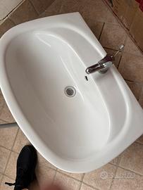 Lavandino/bidè/termosifoni usati