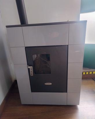 Stufa a pellet Cadel modello MIKI 6 kw