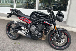 Triumph street triple