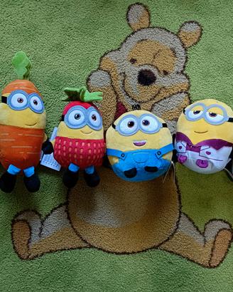 Pupazzi (pelouches Minions, Disney, jurassic world