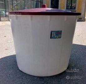 Mastello per enologia 700 litri con coperchio