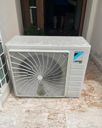 Climatizzatore Daikin Inverter R32 12.000 BTU