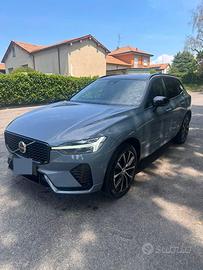 Volvo XC60 B4 plus dark AWD