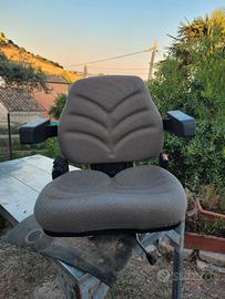 Sedile per trattore agricolo
