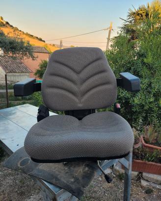 Sedile per trattore agricolo
