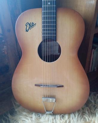 Chitarra acustica Eko