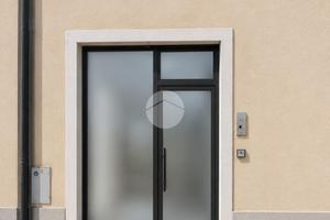 NEGOZIO A VERDELLO