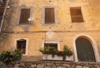 2 LOCALI A VENTIMIGLIA