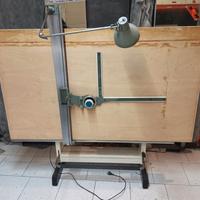Tavolo da disegno con tecnigrafo 