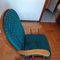 sedia a dondolo in legno 