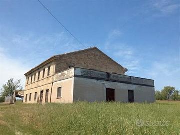 Panoramico casale vista mare da ristrutturare